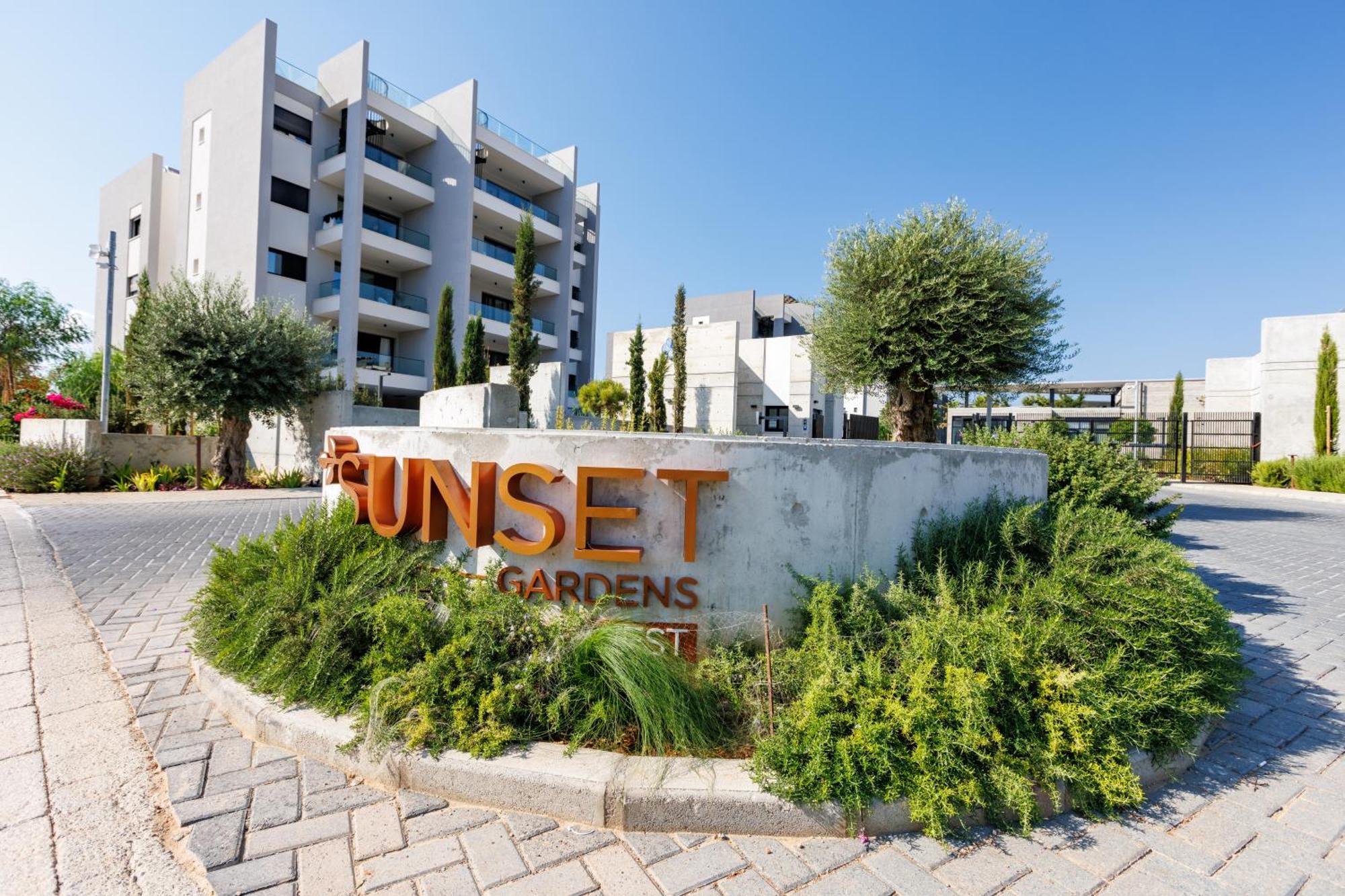 Sunset Gardens - Holiday Apartments - By Tlv Living Limassol Exterior foto
